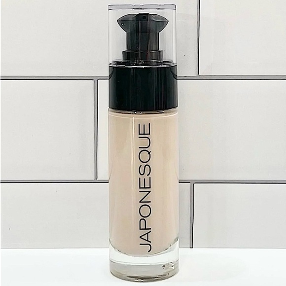 Japonesque Shade 01 Luminous Foundation Flawless Liquid Makeup - Picture 1 of 1